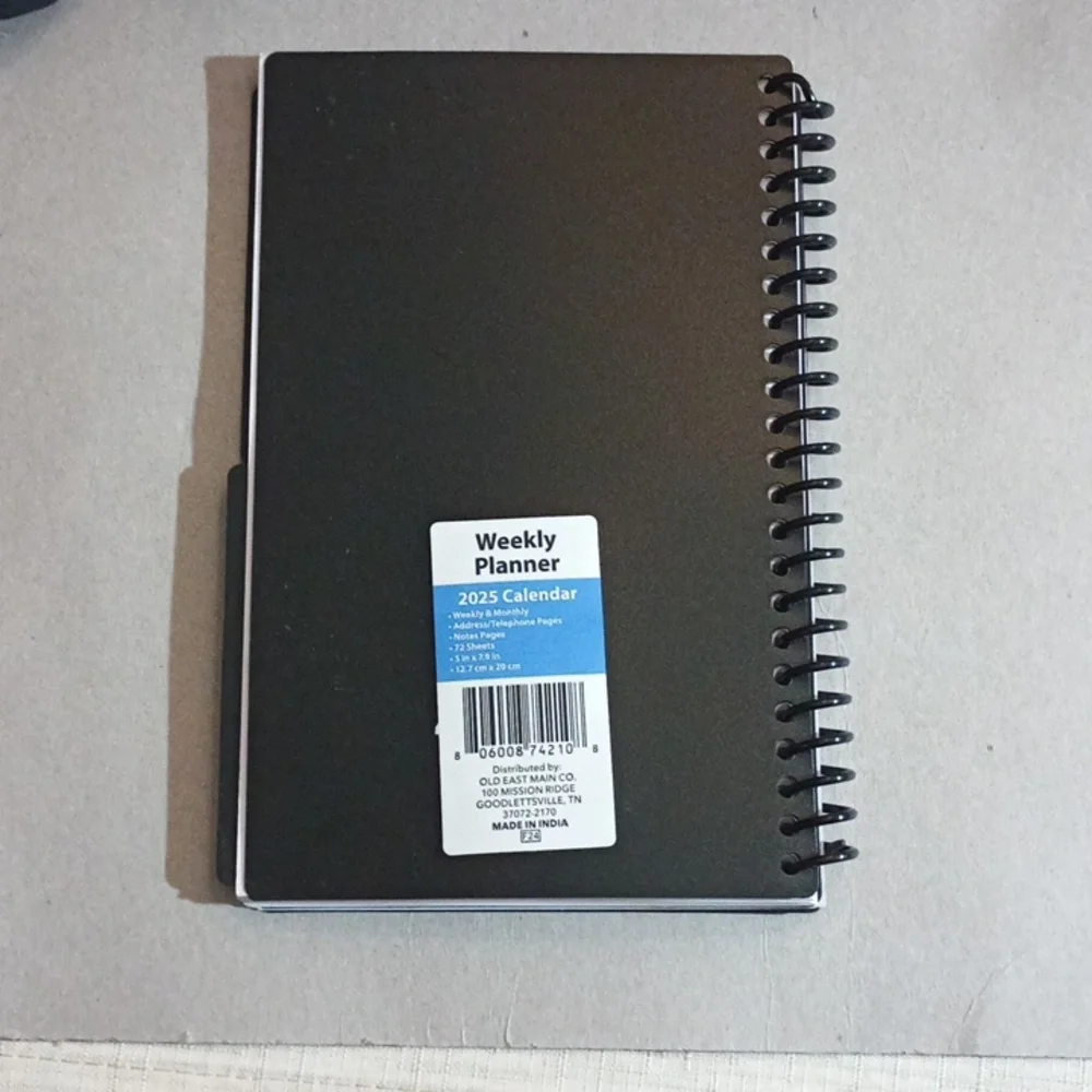 Black 2025 Monthly & Weekly Planner